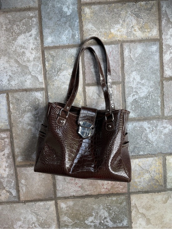 Liz Claiborne Handbags - Brown croc-embossed faux leather purse